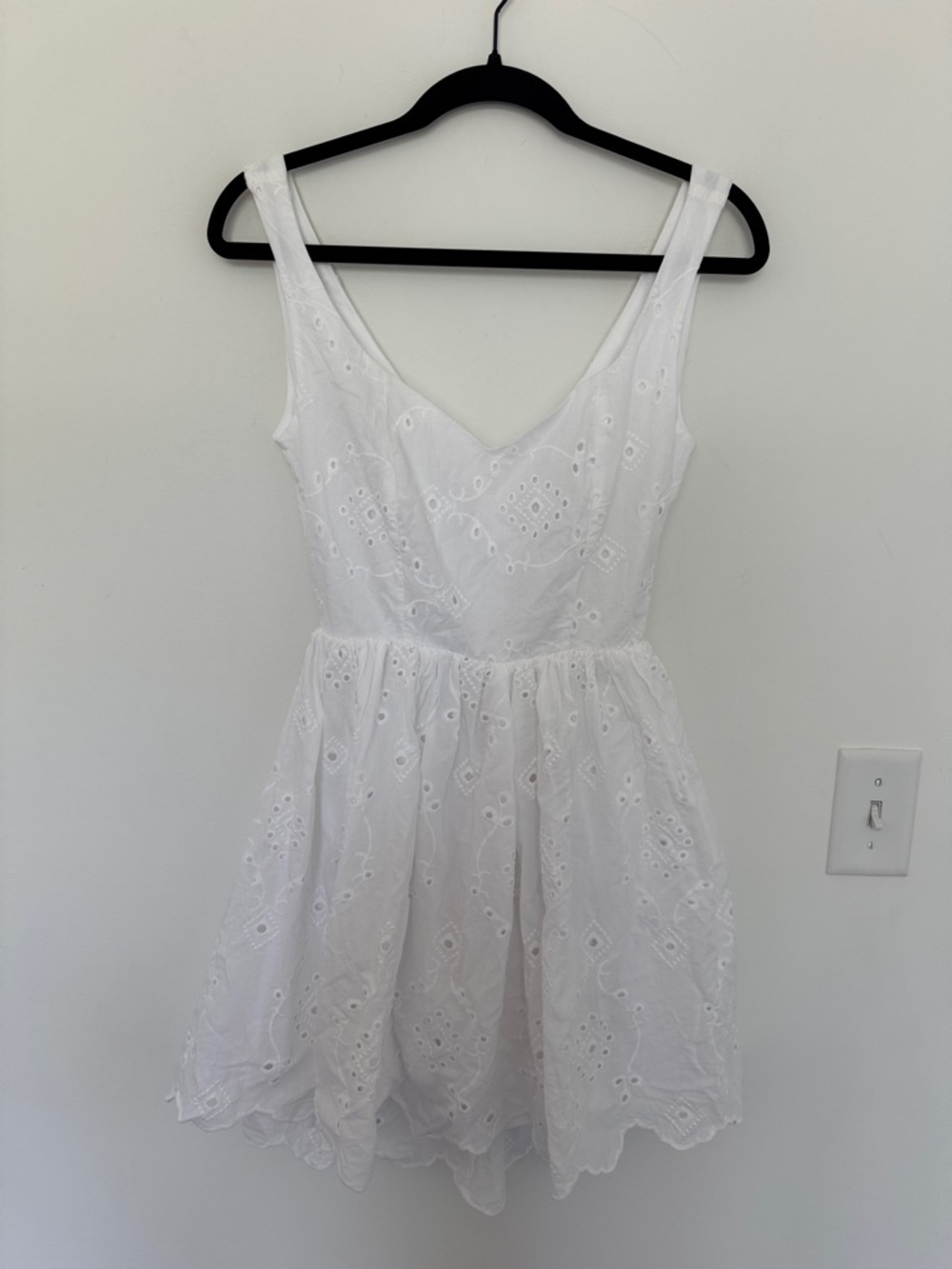 Audrey Parks Francesca's NWT White Eyelet Open Back Dress - Size XS